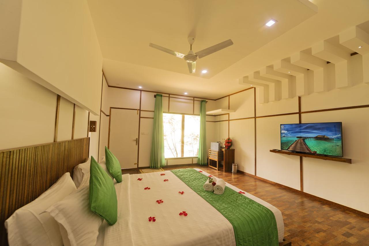 Dream Coconut Villa Resort Мунар Екстериор снимка