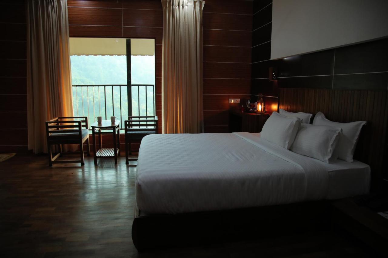 Dream Coconut Villa Resort Мунар Екстериор снимка