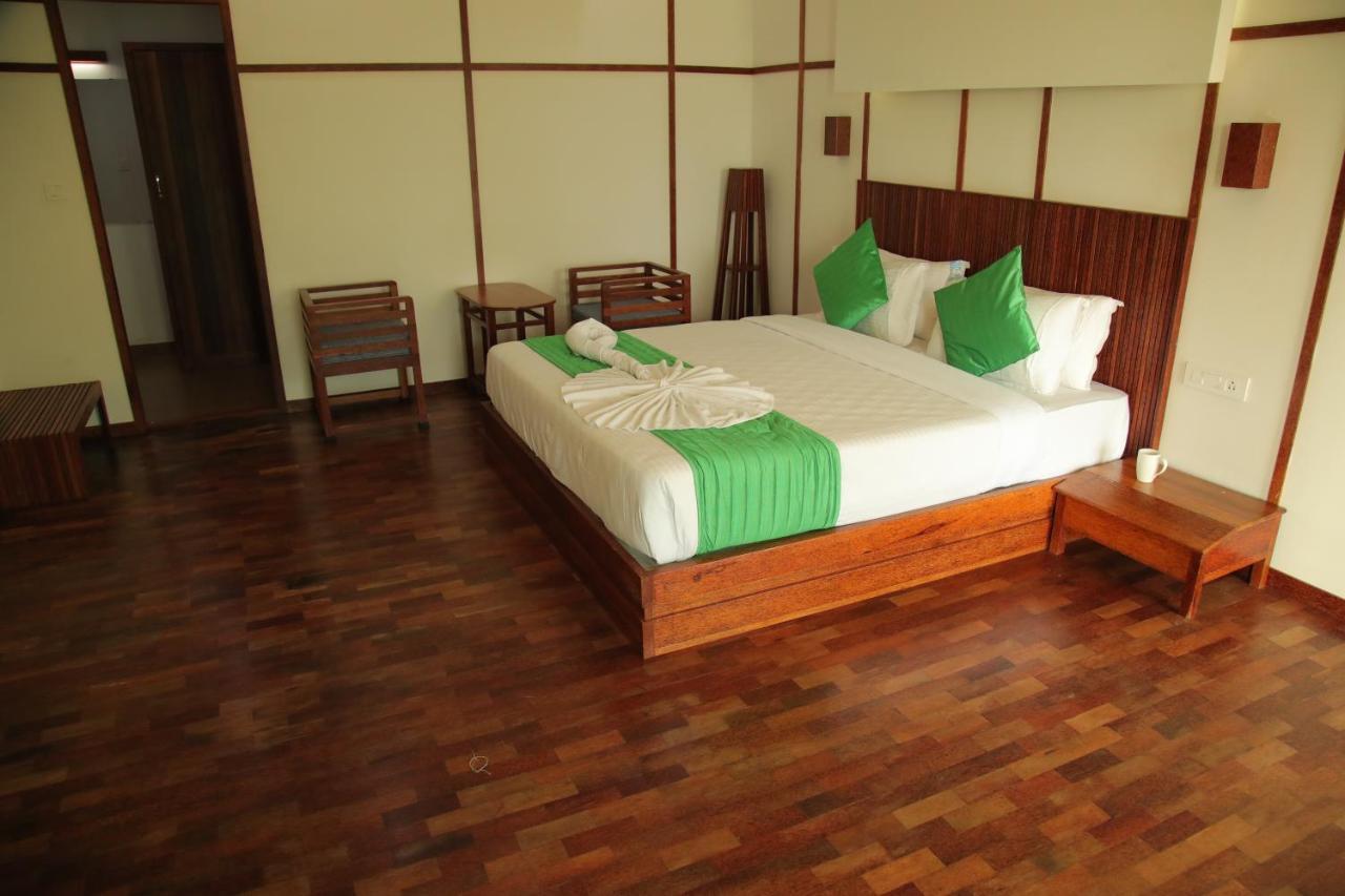 Dream Coconut Villa Resort Мунар Екстериор снимка