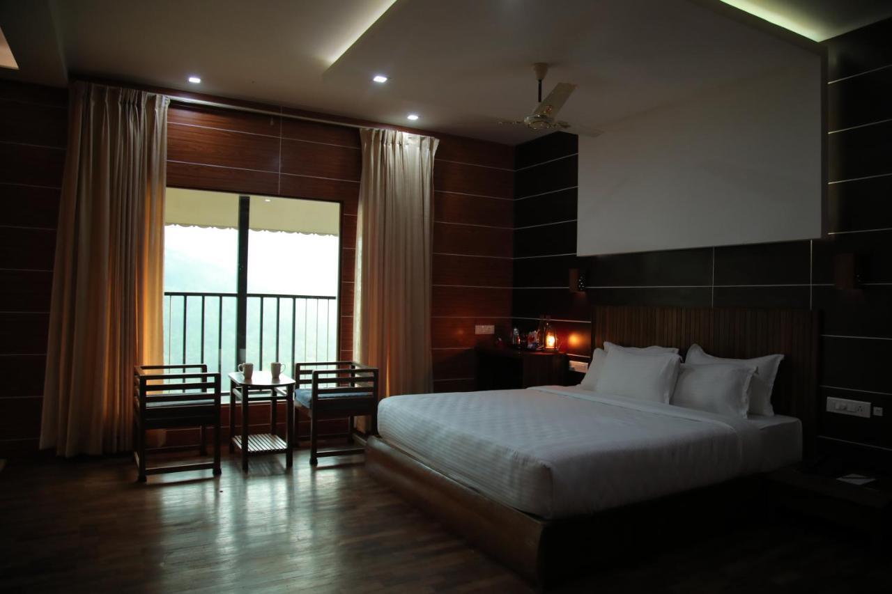 Dream Coconut Villa Resort Мунар Екстериор снимка