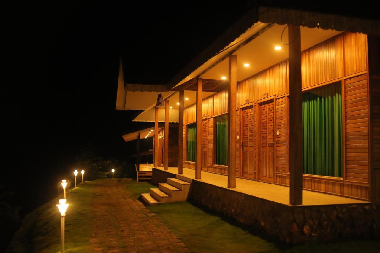 Dream Coconut Villa Resort Мунар Екстериор снимка