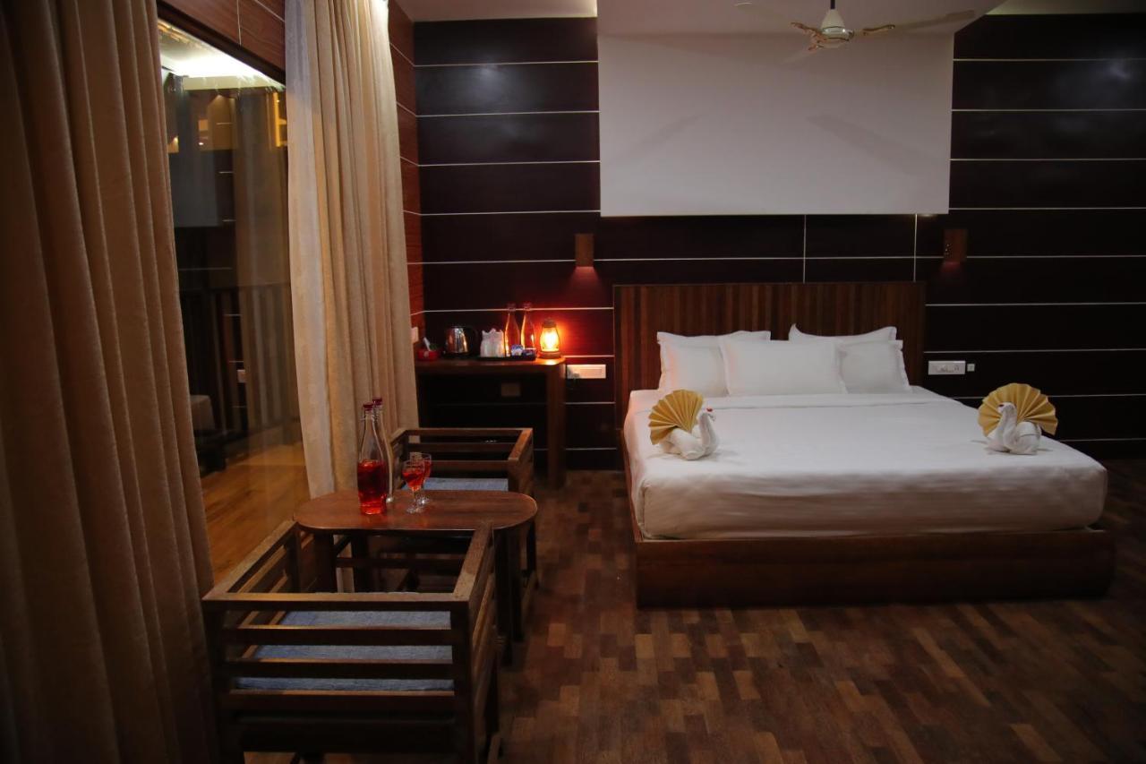 Dream Coconut Villa Resort Мунар Екстериор снимка