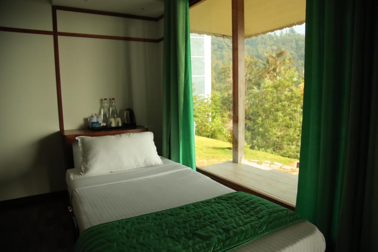 Dream Coconut Villa Resort Мунар Екстериор снимка